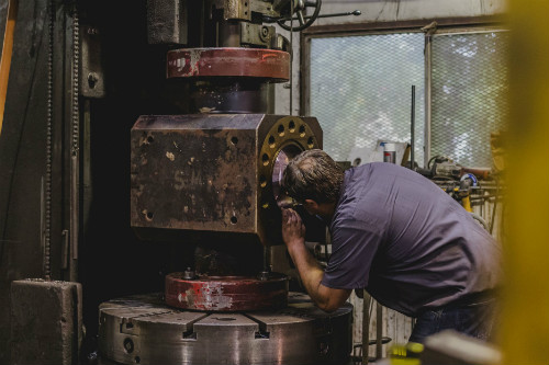 Universal Wellhead Equipment Repairs