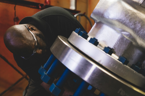 Universal Wellhead Service Technicians